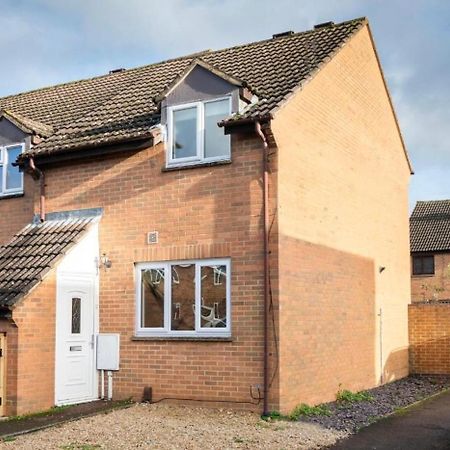 Modern 2 Bed House Close To Village Centre Kidlington Kültér fotó